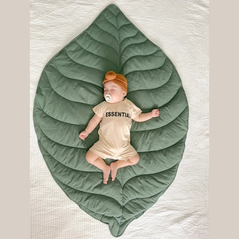 Cotton Leaf-Shaped Baby Play Mat – Soft, Safe, and Stylish for Crawling Teeny Pandas