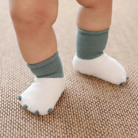 Cute Autumn and Winter Newborn Socks with Dinosaur Fingers